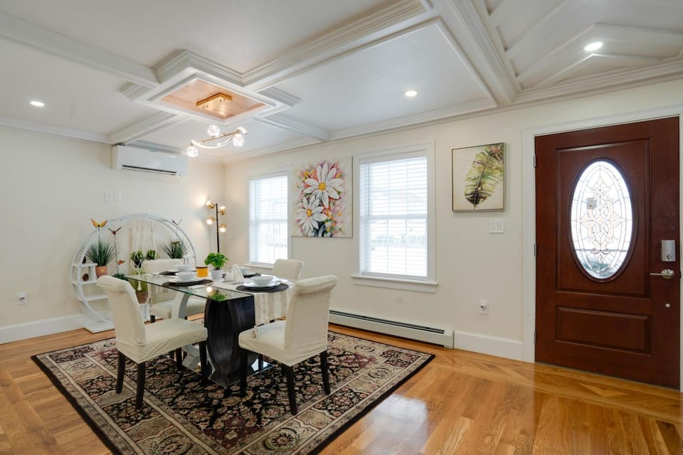 4 Mi to Revere Beach! Walkable Family Retreat House in Lynn