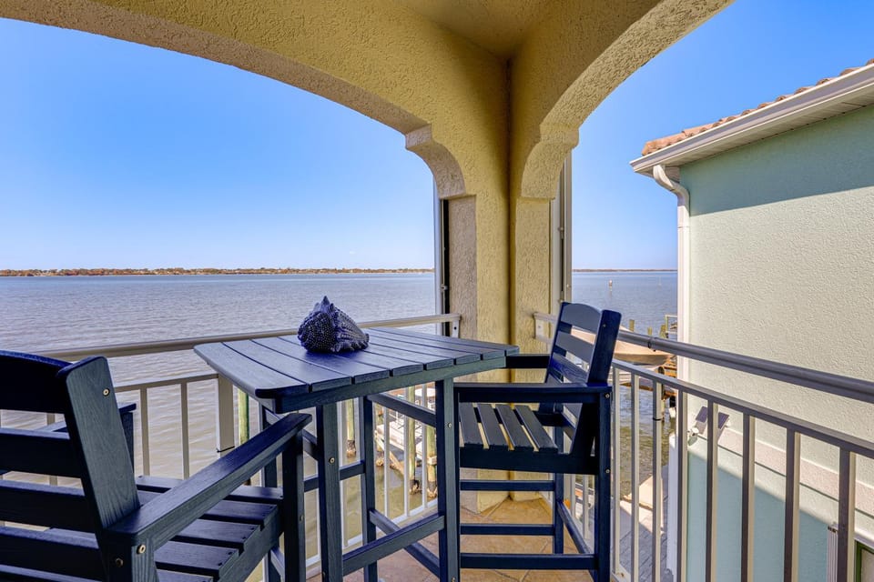 Waterfront Resort Home! Extended Jensen Beach Stay House in Hutchinson Island
