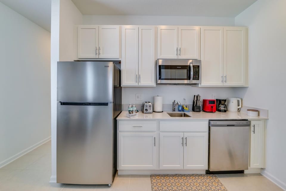 Modern Groveland Suite Near Lakes & Trails! House in Groveland