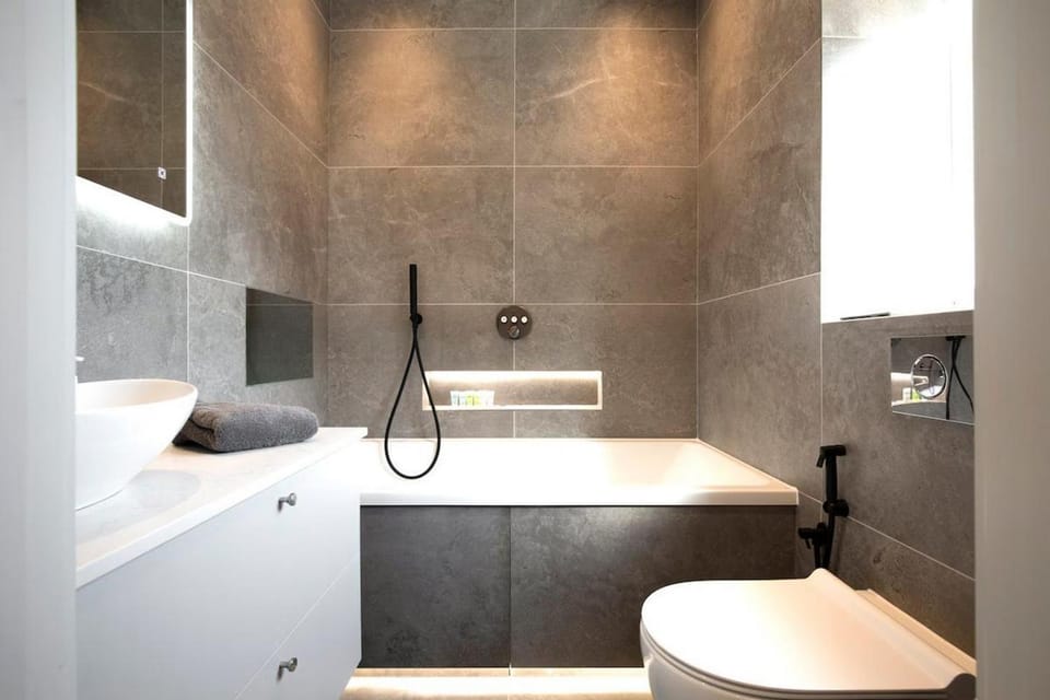 Shower, Toilet, Bathroom, Bath, towels