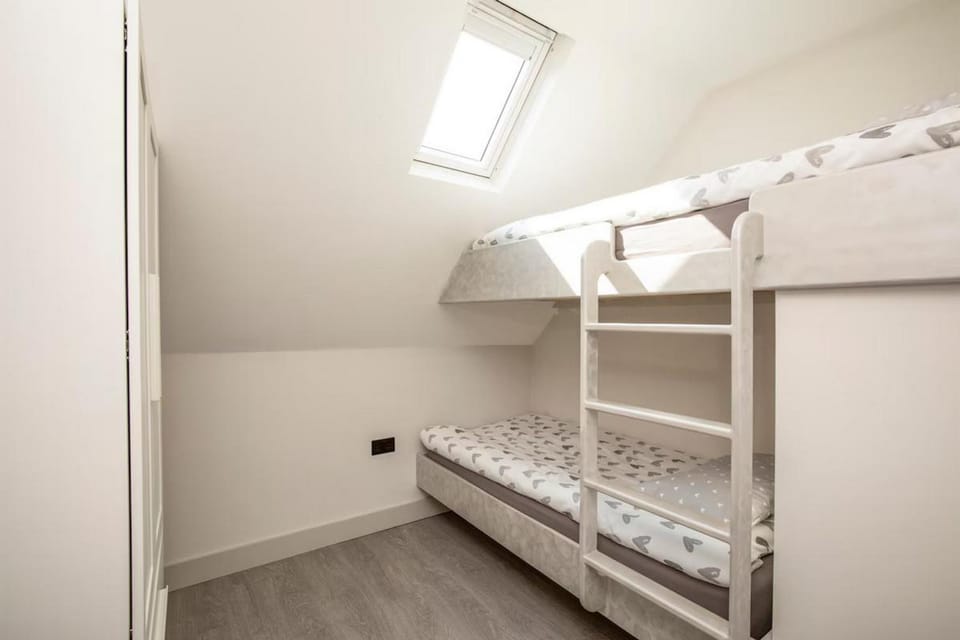 Bed, Photo of the whole room, Bedroom, bunk bed, towels, wardrobe