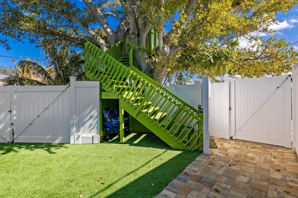The Beach Treehouse - Canal, Dock, Pool, Treehouse by Anna Maria Life House in Anna Maria Island