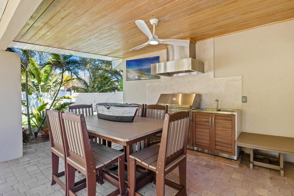 The Beach Treehouse - Canal, Dock, Pool, Treehouse by Anna Maria Life House in Anna Maria Island
