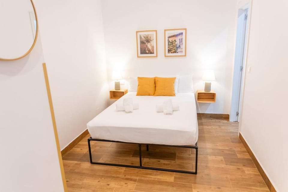 Modern Apt I AC I Plaza Merced 2min walk I Central Apartment in Malaga
