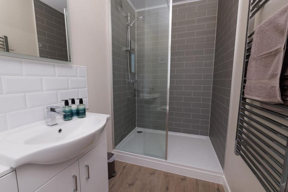 Bathroom, towels