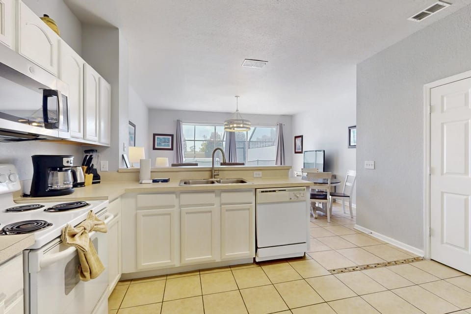 Kitchen or kitchenette, Living room, oven, stove, kitchen