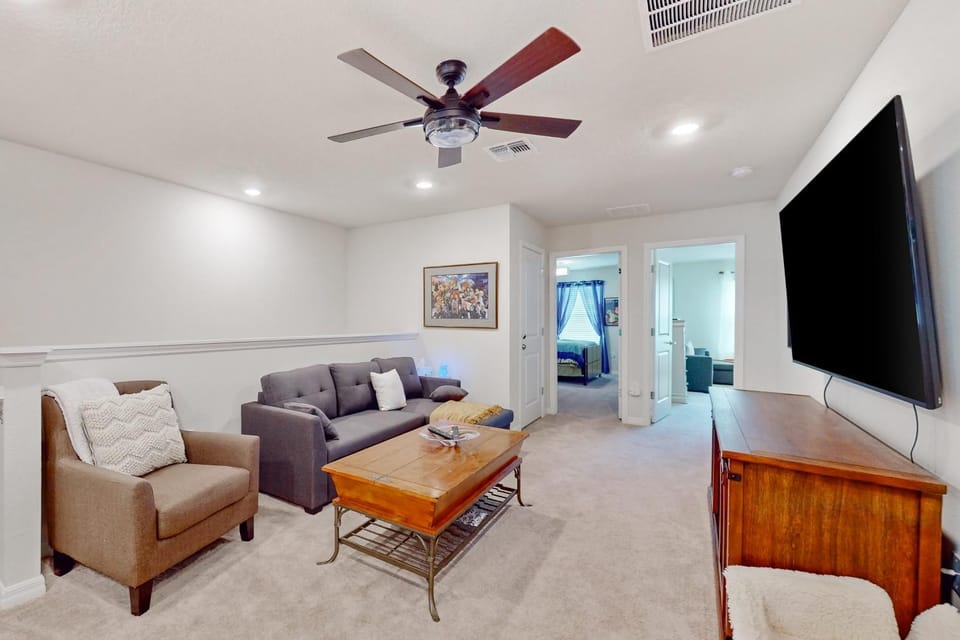 TV and multimedia, Living room, Seating area