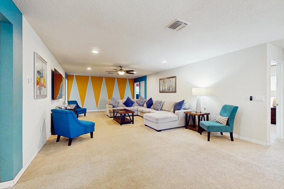 TV and multimedia, Living room, Seating area