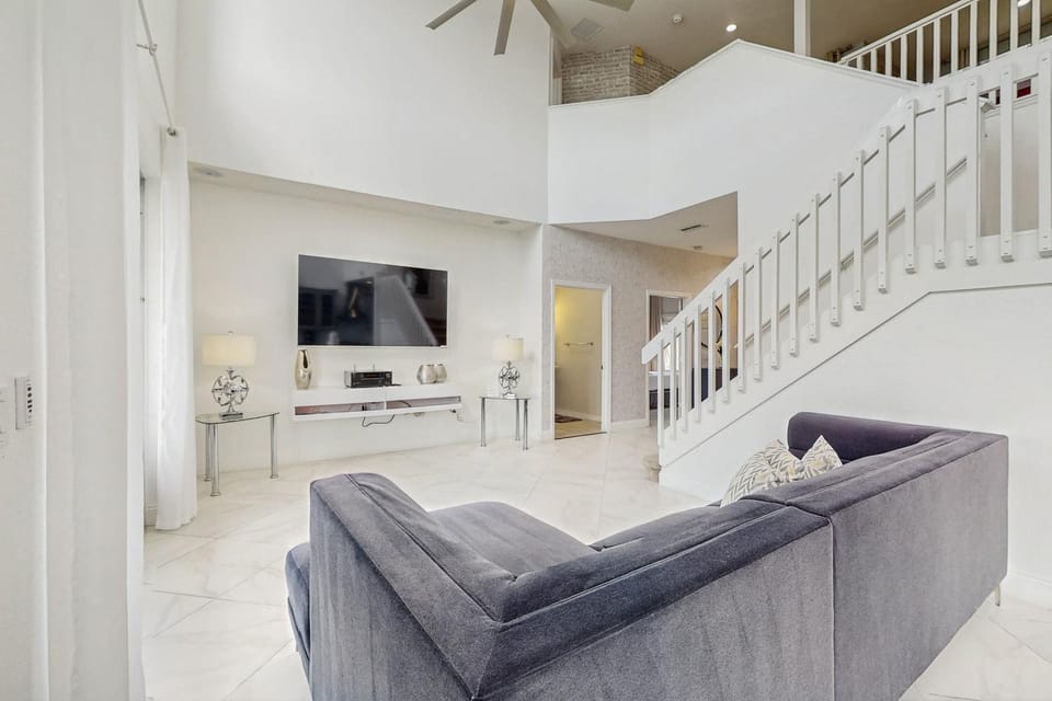 TV and multimedia, Living room, Seating area