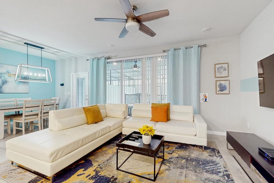 TV and multimedia, Living room, Seating area