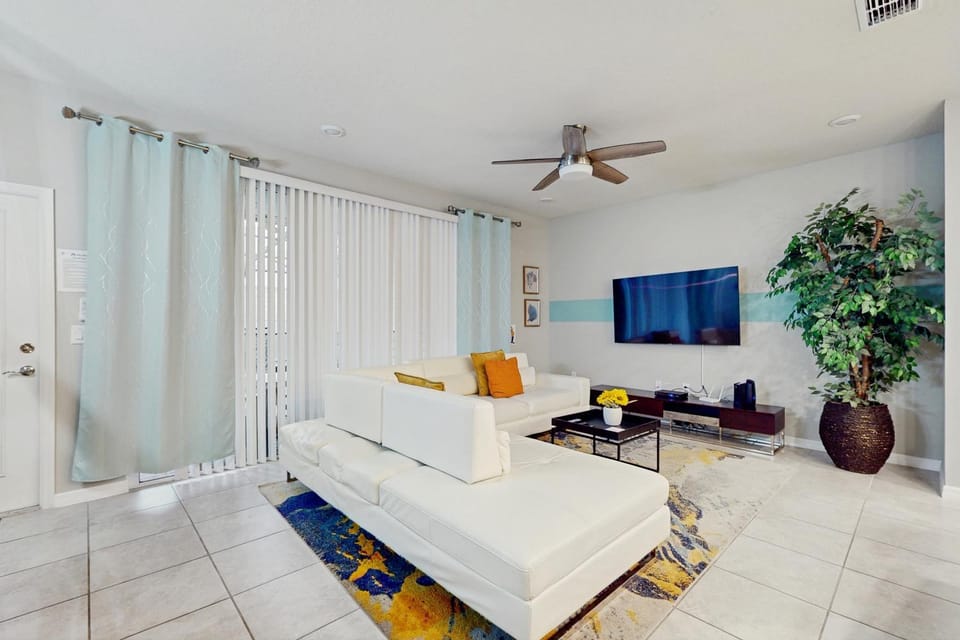 TV and multimedia, Living room, Photo of the whole room, Seating area