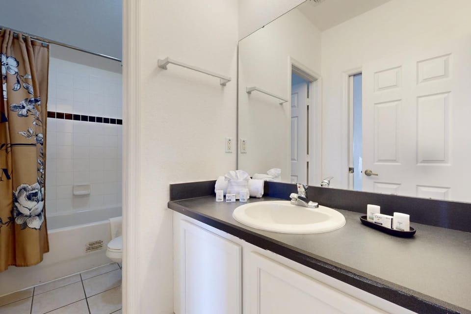 Shower, Bathroom, Bath, towels