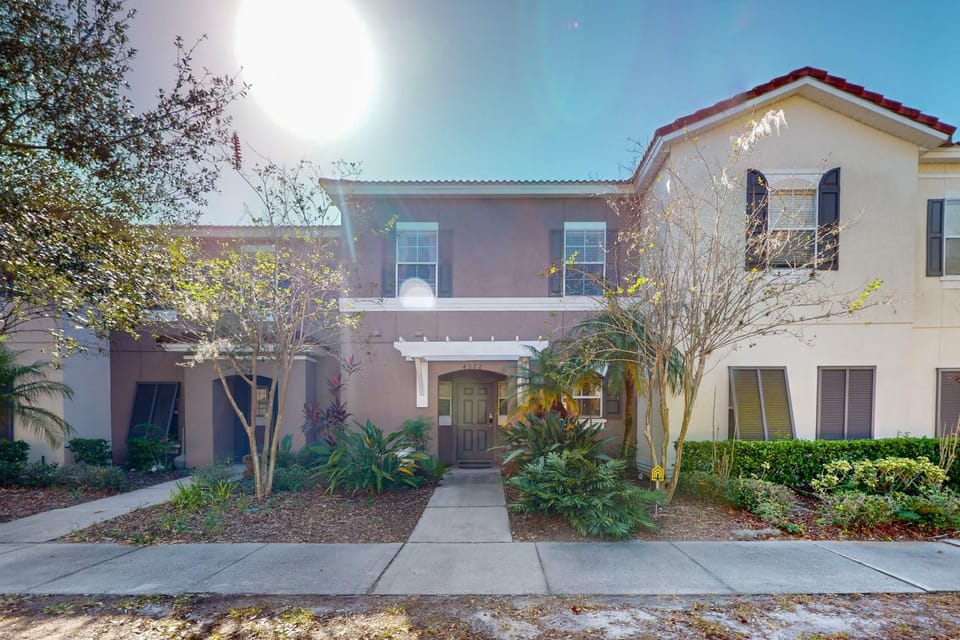 Property building, Day
