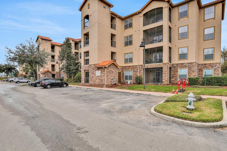 Property building, Day, Location, Parking