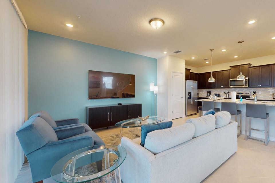 TV and multimedia, Kitchen or kitchenette, Living room, Seating area, minibar, stove