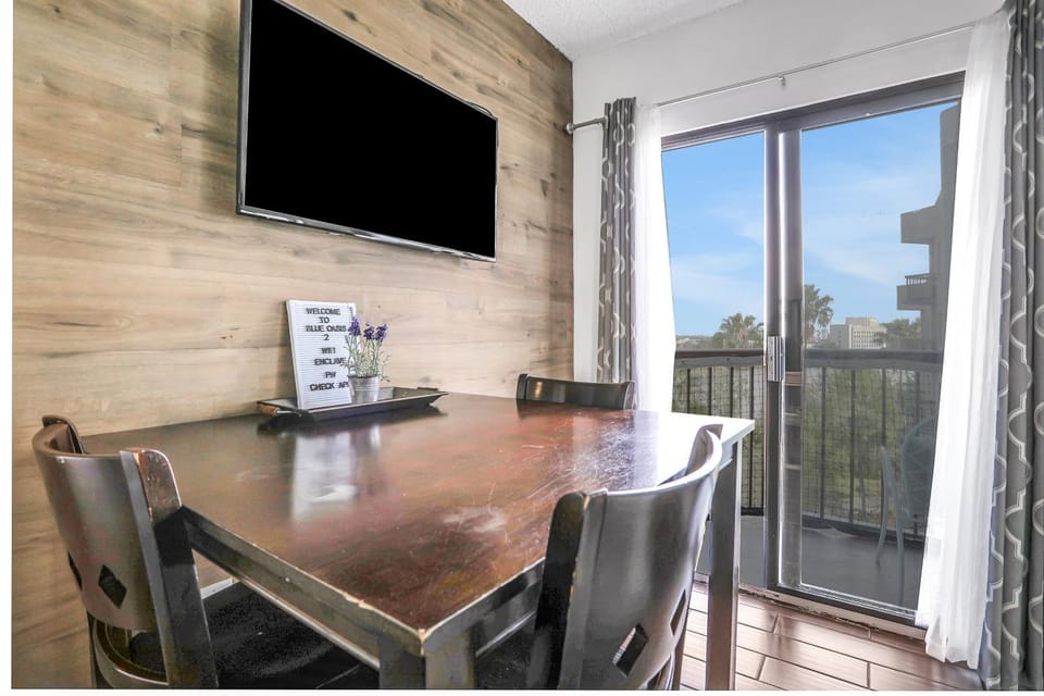 TV and multimedia, Dining area