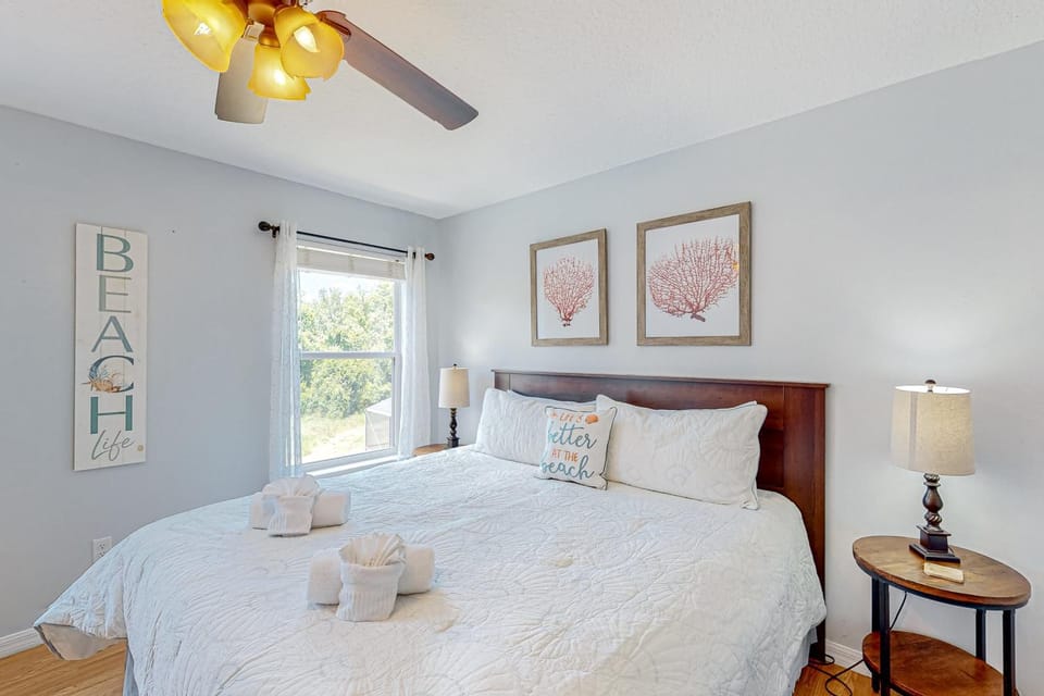 Bed, Bedroom