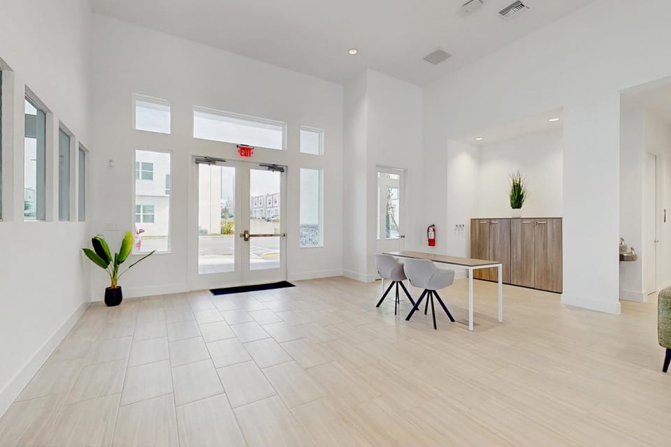 Seating area, Dining area