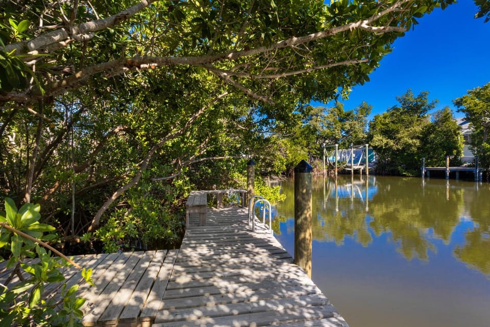 Wade N Sea by Anna Maria Life Vacation Rentals House in Anna Maria Island