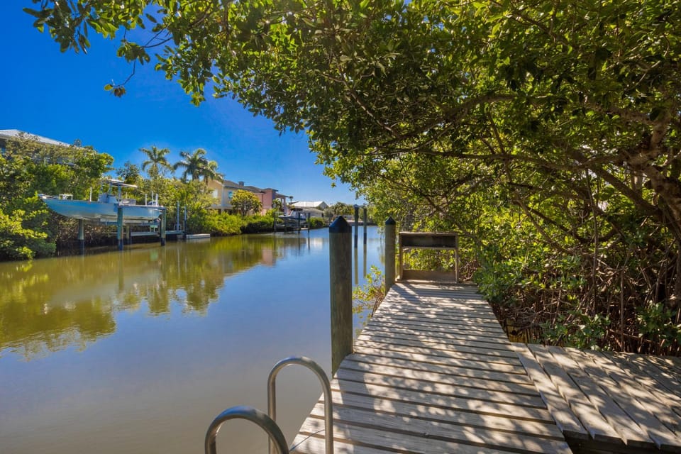 Wade N Sea by Anna Maria Life Vacation Rentals House in Anna Maria Island