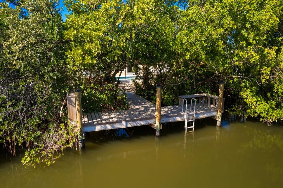 Wade N Sea by Anna Maria Life Vacation Rentals House in Anna Maria Island