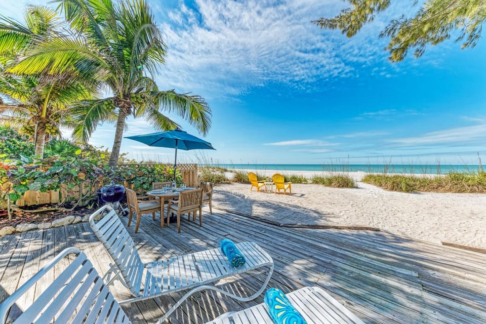 Fins to the L eft by Anna Maria Life Vacation Rentals House in Holmes Beach