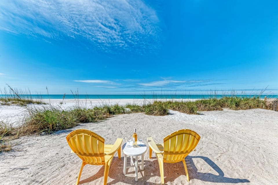 Fins to the L eft by Anna Maria Life Vacation Rentals House in Holmes Beach