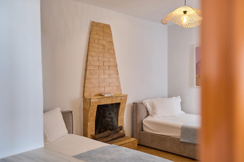 Living room, Photo of the whole room, Bedroom