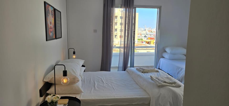 ART- D Deluxe 3 BR Apartment - Breakbooking CY Apartment in Limassol City