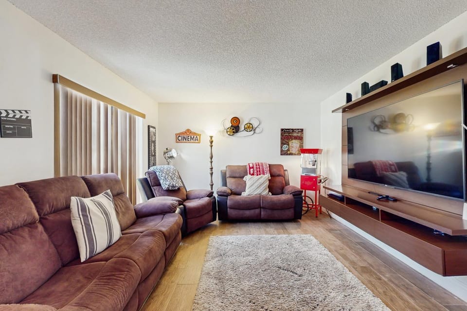 TV and multimedia, Living room, Seating area