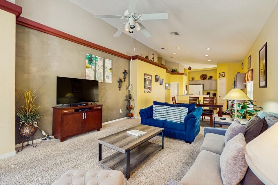 TV and multimedia, Living room, Seating area