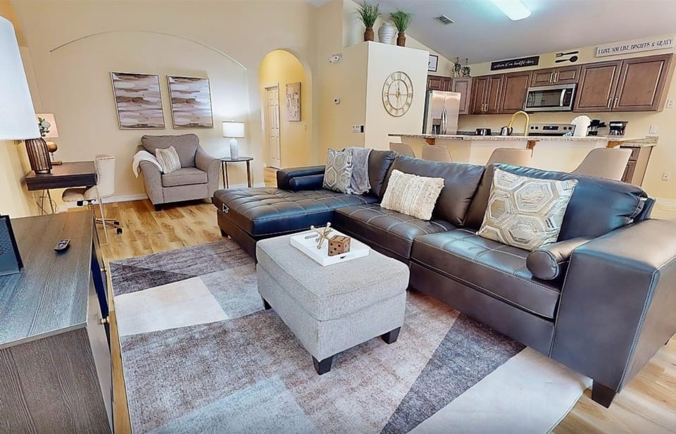 Living room, Seating area, oven