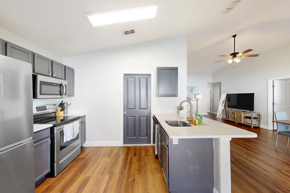 Kitchen or kitchenette, dishwasher, stove, kitchen