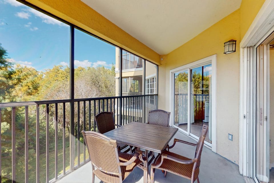 View (from property/room), Balcony/Terrace, Seating area