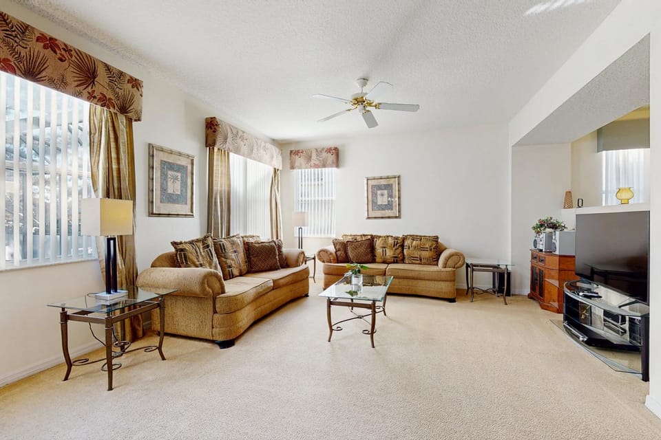 TV and multimedia, Living room, Seating area