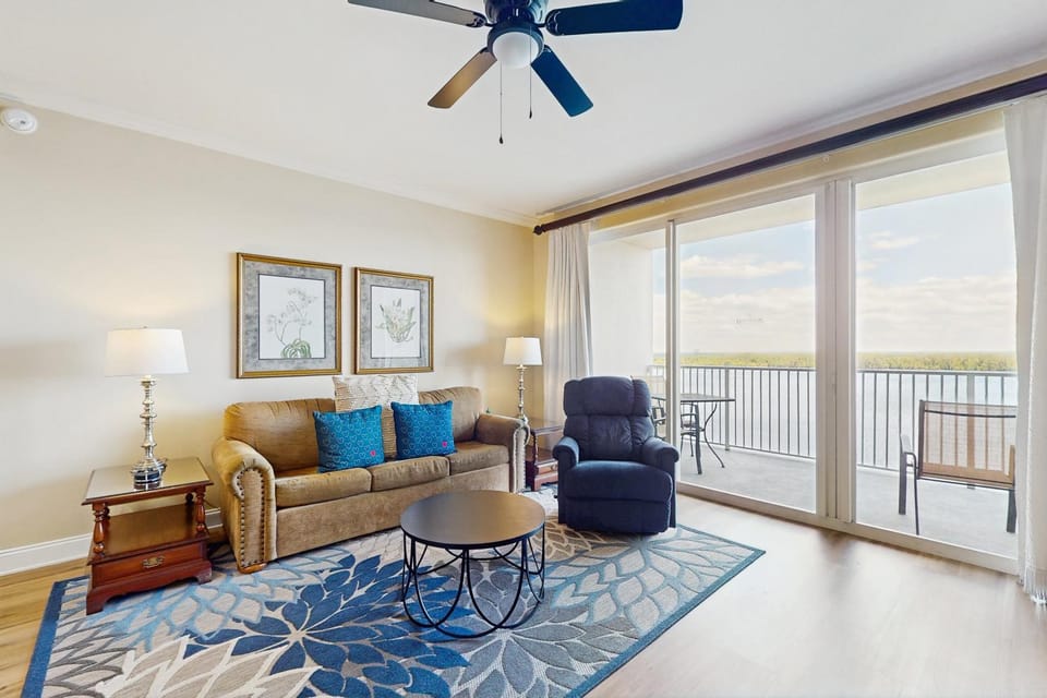 View (from property/room), Living room, Seating area