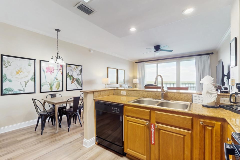 Kitchen or kitchenette, kitchen