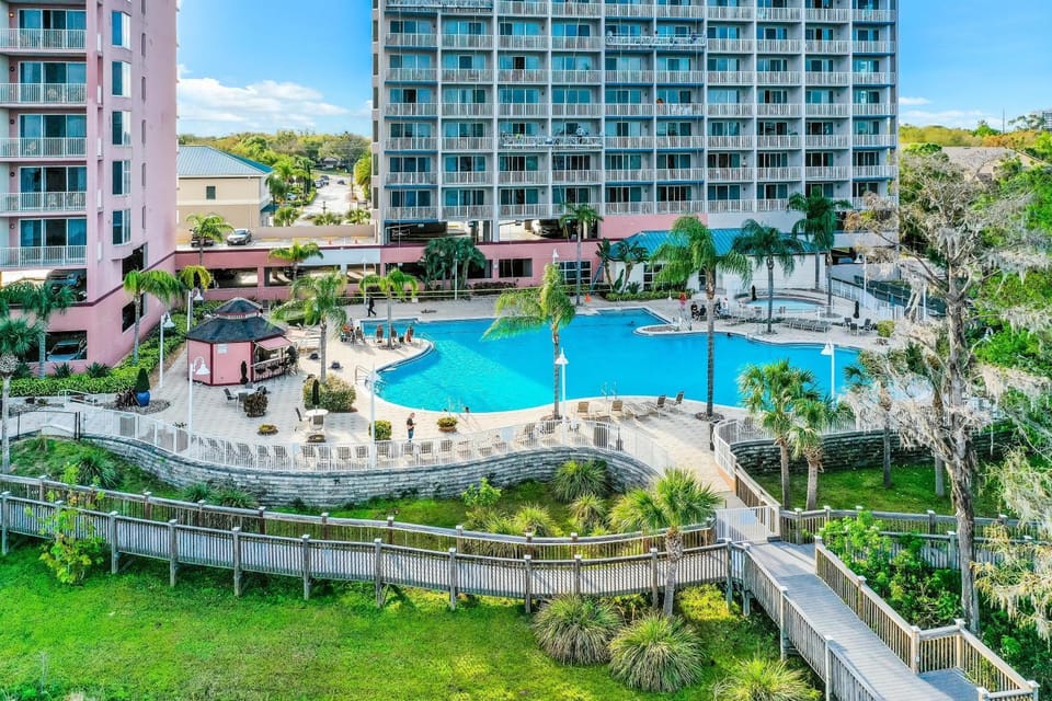 Property building, Spring, Day, Swimming pool