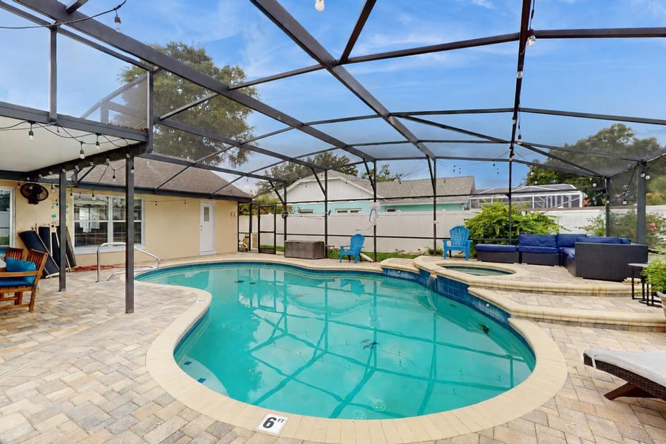Swimming pool