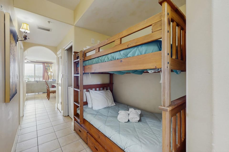 Bed, Bedroom, bunk bed