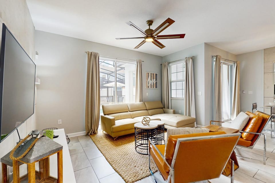 TV and multimedia, Living room, Seating area