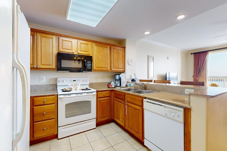Kitchen or kitchenette, kitchen