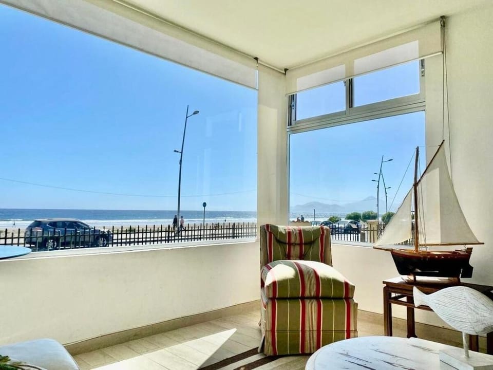 Wonderful ground floor beachfront Av del Mar Apartment in La Serena