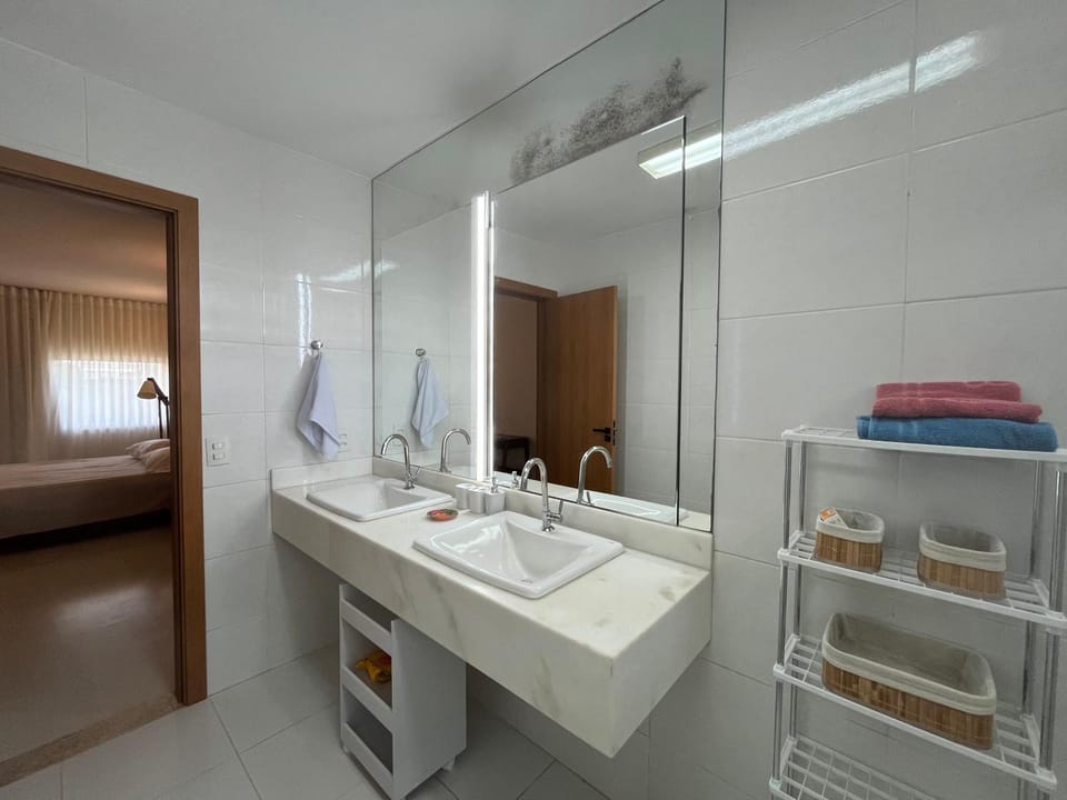 Bathroom, towels