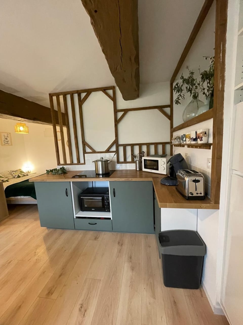 Kitchen or kitchenette, Living room