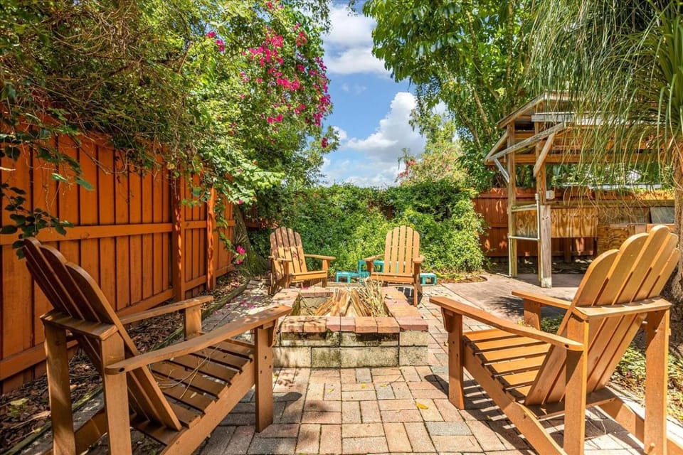 2 Min to Park Ave | Charming Winter Park Bungalow House in Winter Park