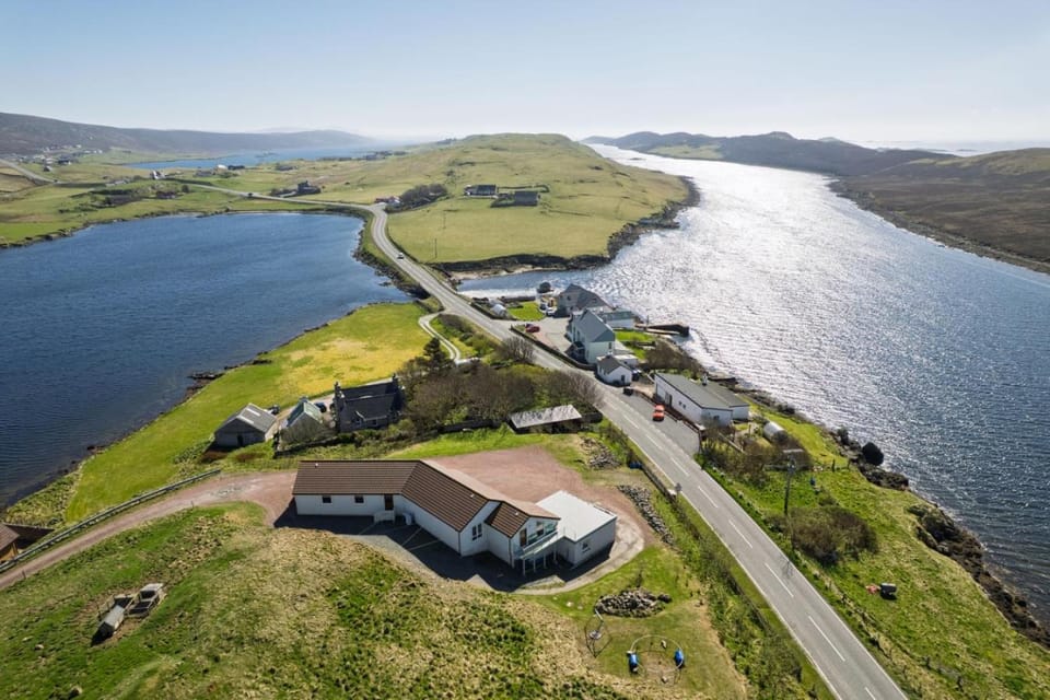 Neighbourhood, Natural landscape, River view