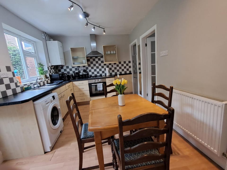 Kitchen or kitchenette, Dining area, microwave, oven, stove, toaster