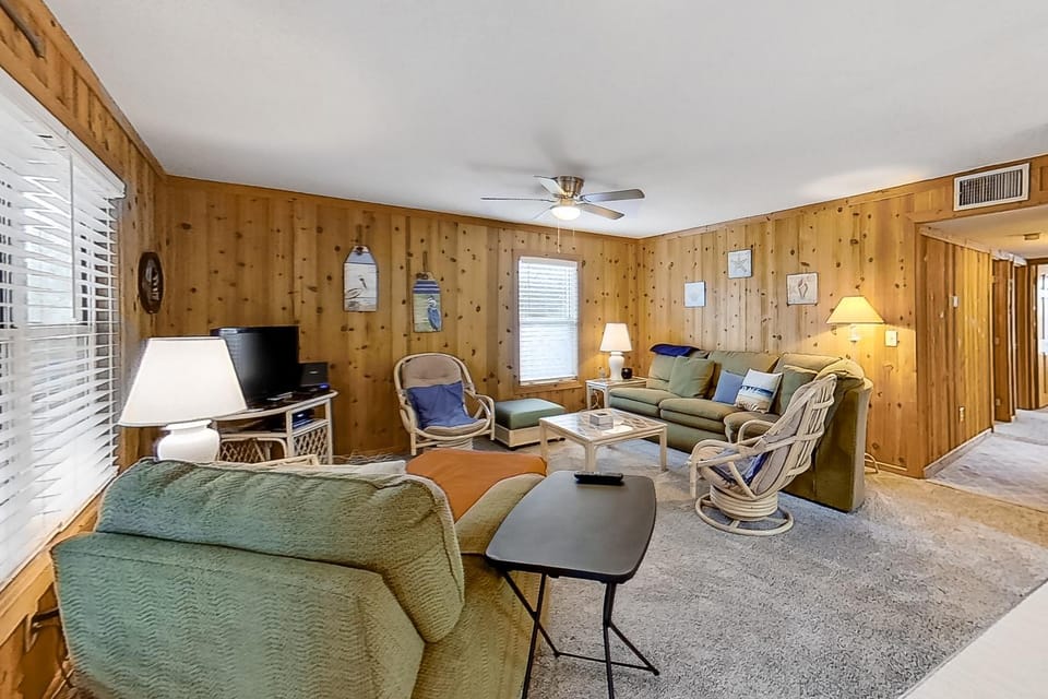 Loisstorm House in Corolla