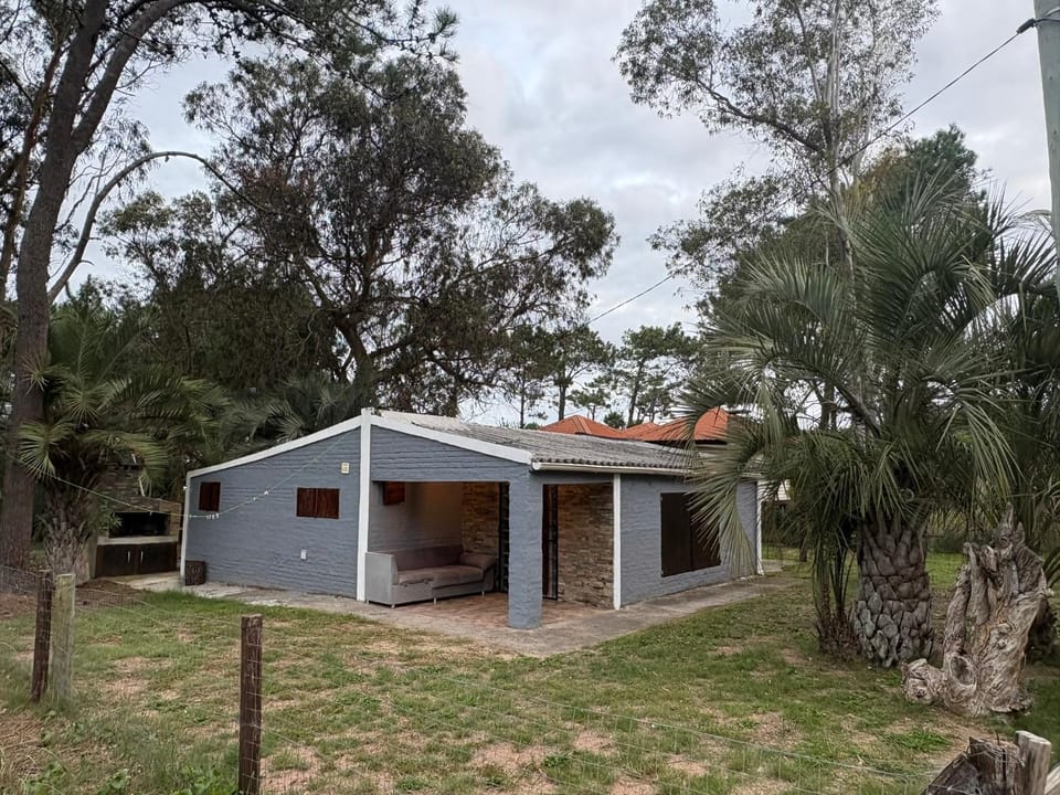 Hermosa casa en La Esmeralda, a tres cuadras de la playa House in Rocha Department, Uruguay
